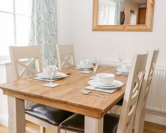 Bayside Cottage - Filey - Dining room