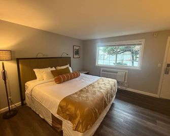 Naval Suites by FairBridge - Bremerton
