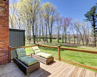 Cottage in the woods - Salisbury - Patio