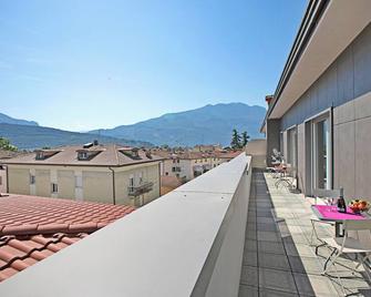 Breath of Lake Garda Apartment - Happy Rentals - Riva del Garda - Balkon