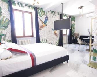An Deluxe Suites - Ancona - Bedroom