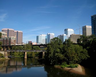 Holiday Inn Express & Suites Richmond North Ashland By IHG - Ashland - Außenansicht