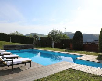 Hotel Restaurant Weinlaube - Koblenz - Pool