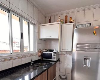 Casa Aconchegante no Centro de Foz do Iguaçu - فوز دى اجوازو - مطبخ