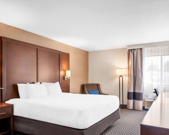 Comfort Inn at Buffalo Bill Village Resort - קודי - חדר שינה