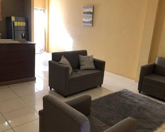 Curepe Apartment - Curepe - Living room