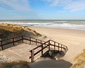 newly renovated holiday home south terrace 300m to the beach \/ sea - The Hague - Beach