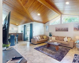 Winterbrook' - Caboolture - Living room