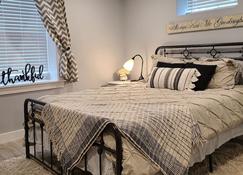 Cozy City Stay, Newly Constructed - Lewiston - Bedroom