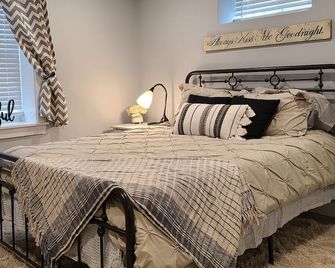 Cozy City Stay, Newly Constructed - Lewiston - Habitación
