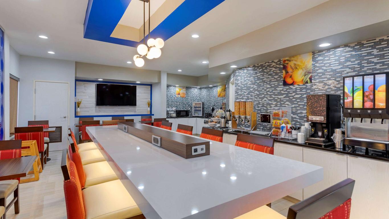 Comfort Inn & Suites Memphis East