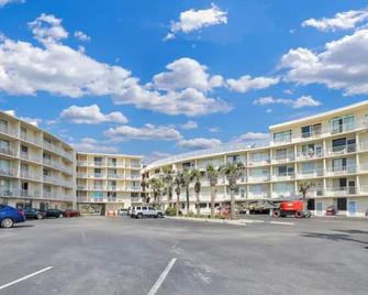 Sea Dip Resort Studios! - Daytona Beach - Bygning
