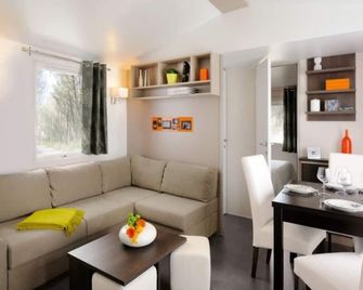 Glamping Lodge in the Ardennes - Nismes - Sala de estar