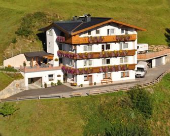 A topausgestattetes Apartment for 2-7 people in a fantastic location. - Hippach - Gebäude