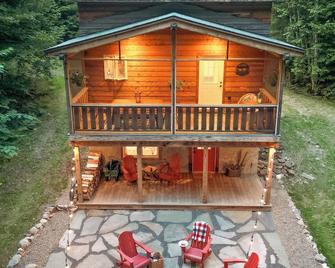 Cabin on the WB Ausable River, waterfront, private - Wilmington - Building