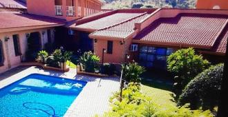 Valley View Guest House - Mogwase - Piscina