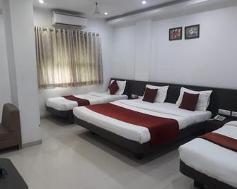 Hotel Harmony - Vadodara - Bedroom