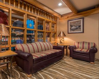 Holiday Inn Canyon De Chelly (Chinle) By IHG - Chinle - Lounge