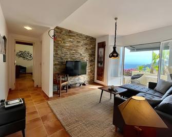 Beautiful House With Splendid Sea - La Herradura - Living room