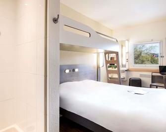 Ibis Budget Fréjus Saint Raphäel Capitou A8 - Fréjus - Bedroom