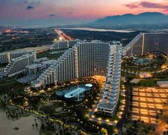 The Empyrean Cam Ranh Beach Resort - Cam Ranh - Edificio