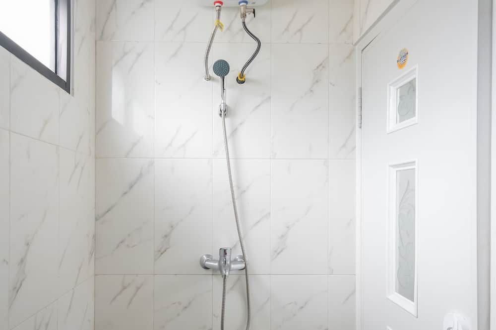 Twospaces Living At Bsb Villa Maharaja, Malang - Malang - Bathroom