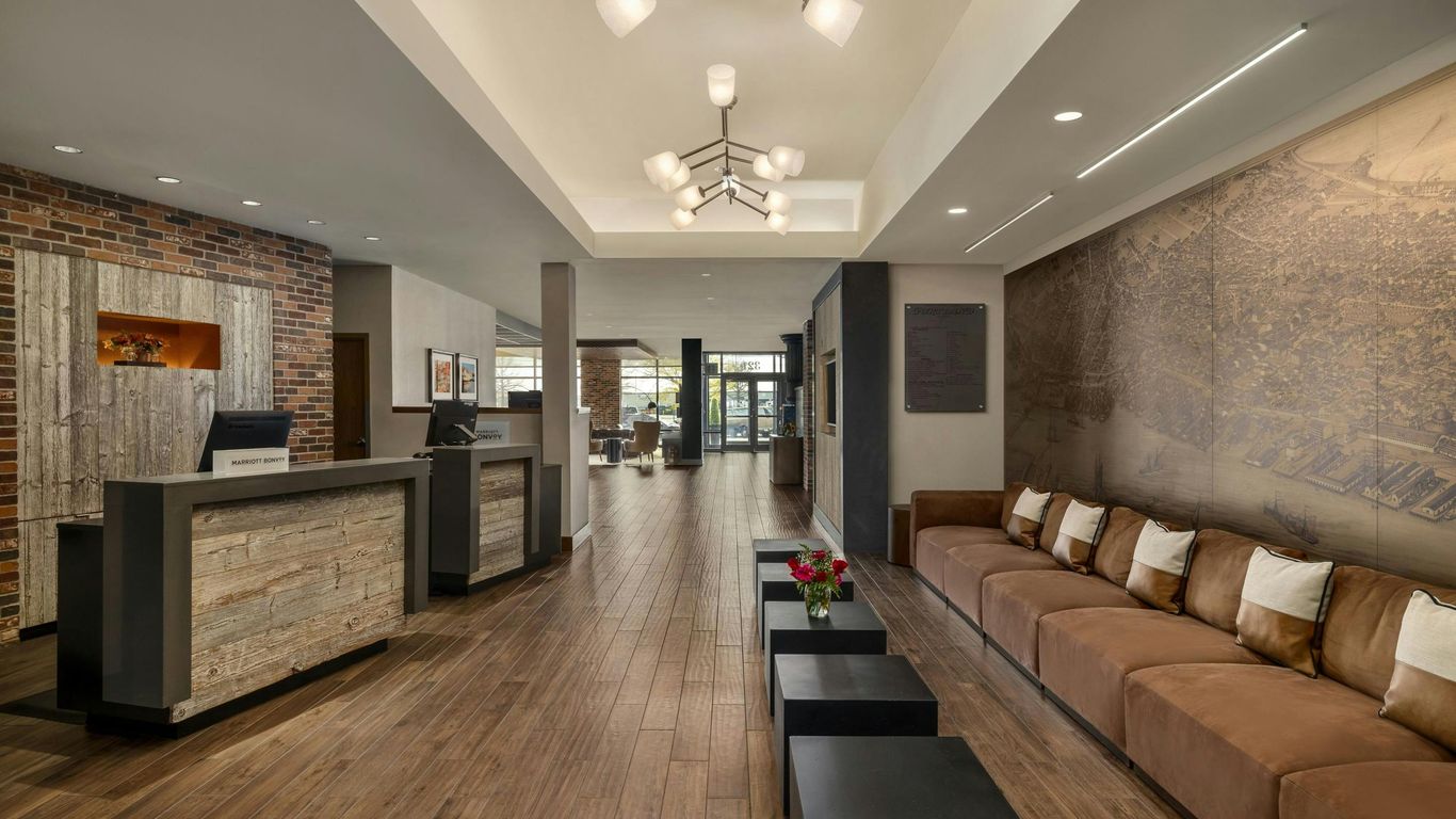 Courtyard by Marriott Portland Downtown/Waterfront