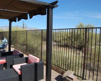 Relax with Sonoran Nature Preserve views plus bike trails & several golf courses - Marana - Balcony