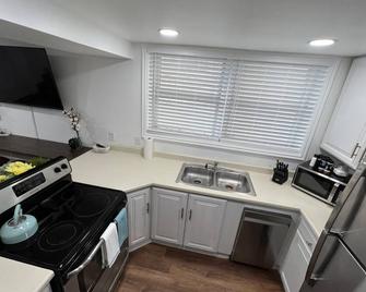 Nice Condo! Vivant, Salt Palace - Salt Lake City - Kitchen