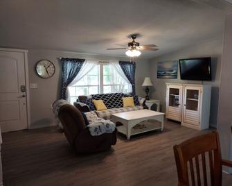 Small Town Florida - Brooksville - Living room