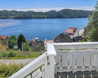 4 Bedroom Beautiful Home In Lindesnes - Spangereid