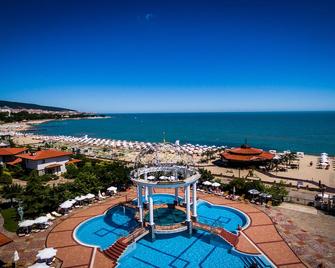 Helena Sands - Sunny Beach - Pool