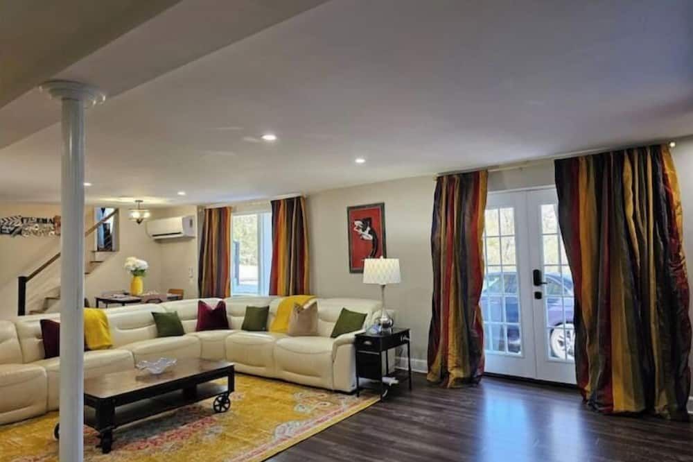 Hilltop Retreat - Nashville - Stue
