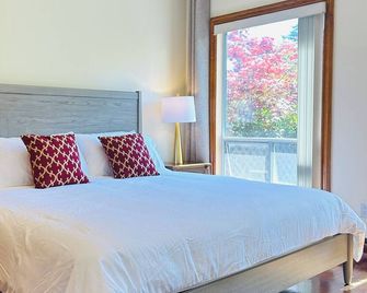 Spacious Dunbar 5BR Home 3600sq ft 3 King Beds - Vancouver - Bedroom