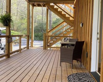 Beech Creek Cabin, lower unit, Black Mountain - Black Mountain