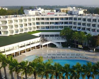Amara Family Resort - Side - Building