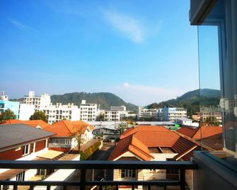 Breezotel - Patong - Balcony