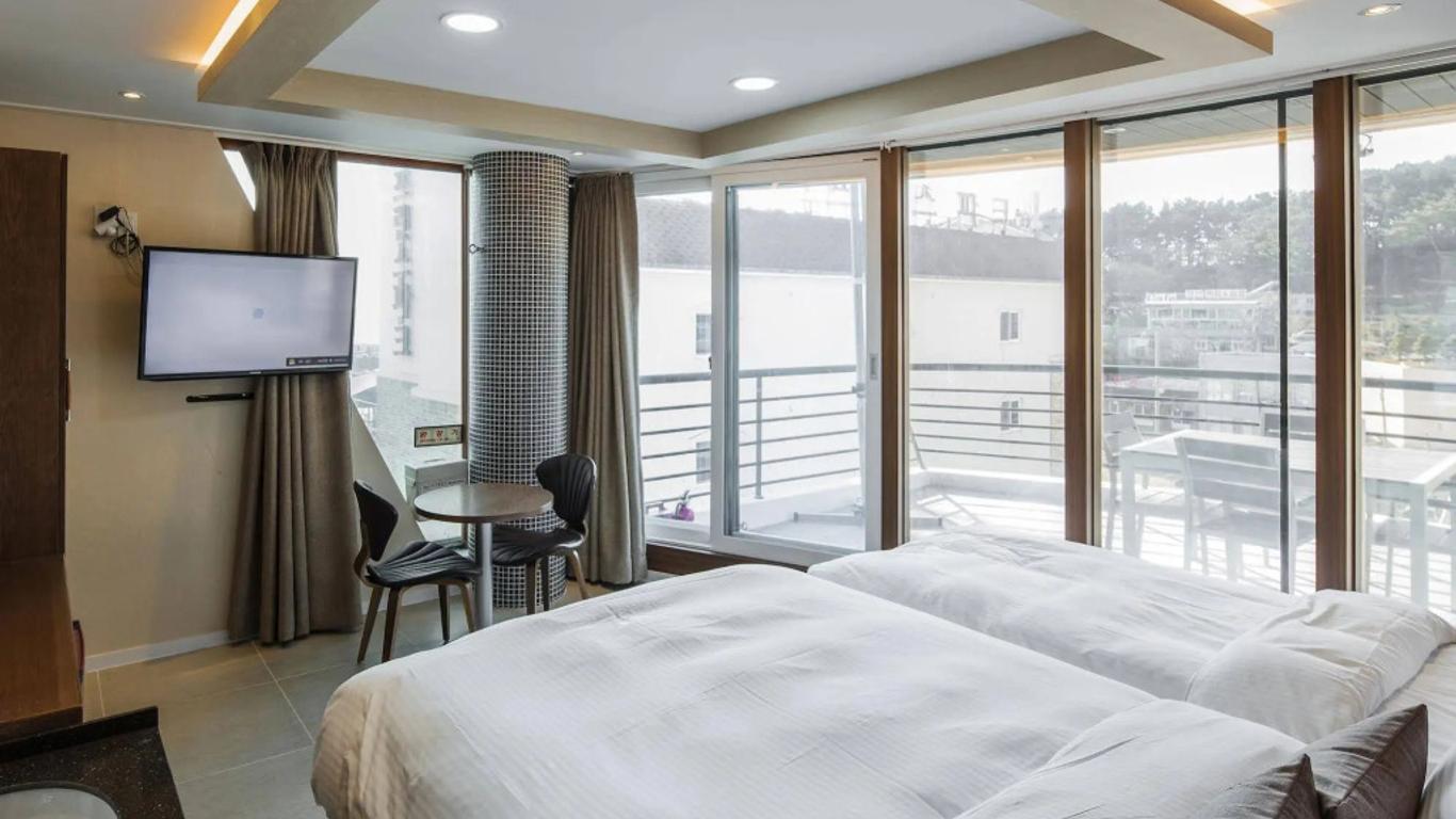 راي توريست هوتل