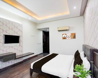 Super Townhouse Sector 51 Noida Near Metro Station - Noida - Yatak Odası