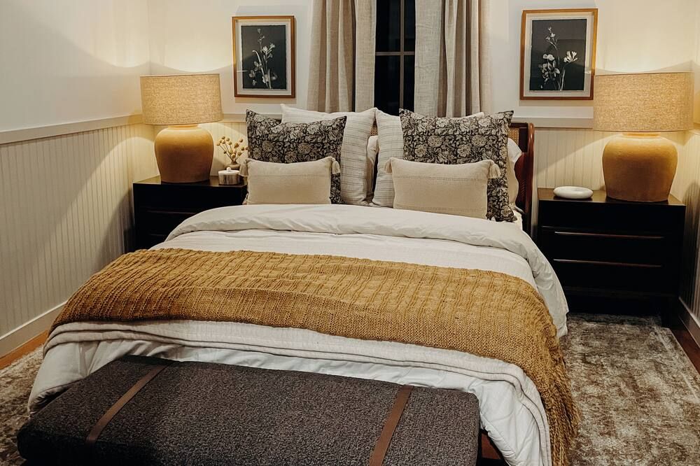 Your Cozy, Pet-Friendly Hub: Modern Comforts Near Beaches & Entertainment! - לונג ביץ' - חדר שינה