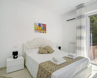Deluxe Suites - Piano di Sorrento - Makuuhuone