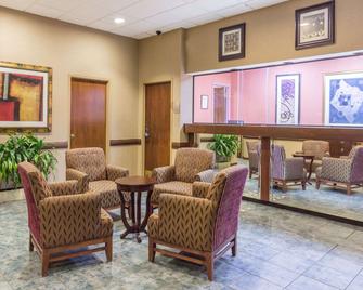 Days Inn By Wyndham Camp Springs/Andrews Afb DC Area - Camp Springs - Area lounge