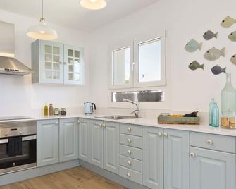 Masia Can Rovira - La Beguda Alta - Cocina