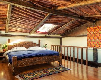 Energy Healing Space Inn - Diqing - Bedroom