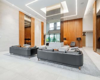 Panoramic view Condo 2 BR 2 BA Free parking - Toronto - Lobby