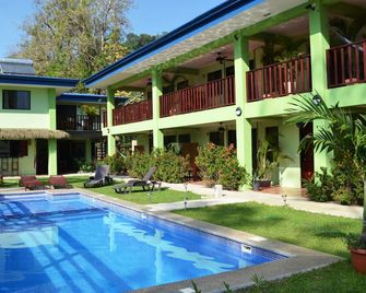 Mavi Surf Hotel Dominical - Dominical - Piscina