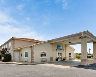 Motel 6 Hinesville, GA - Hinesville - Rakennus
