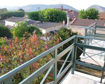 Rena's House - Kalogria - Balcone