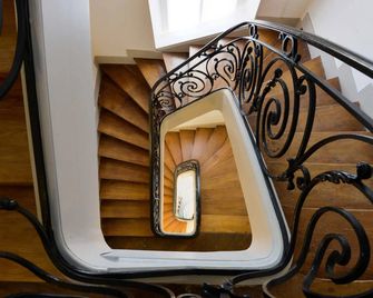 Château de la Bûcherie - Vienne-en-Arthies - Escaleras