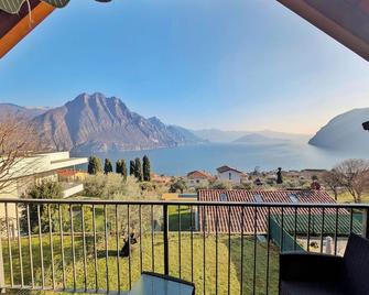 Lara's house with lake view - Riva di Solto - Balcon
